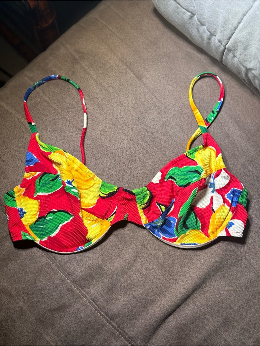 EUC Red Floral Bikini Top - Adrienne Vittadini Swim